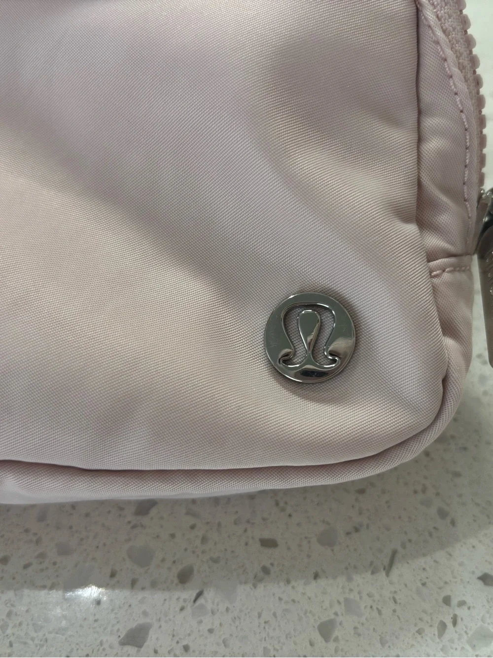 Lululemon Light Pink 1L Everywhere Belt Bag - Picture 2 of 8